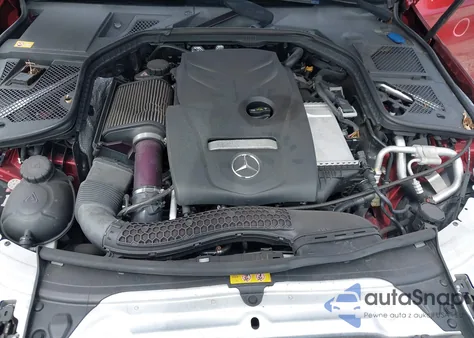 2016 Mercedes-Benz C 300 Luxury z USA, uszkodzony, nr VIN WDDWF4JBXGR141069